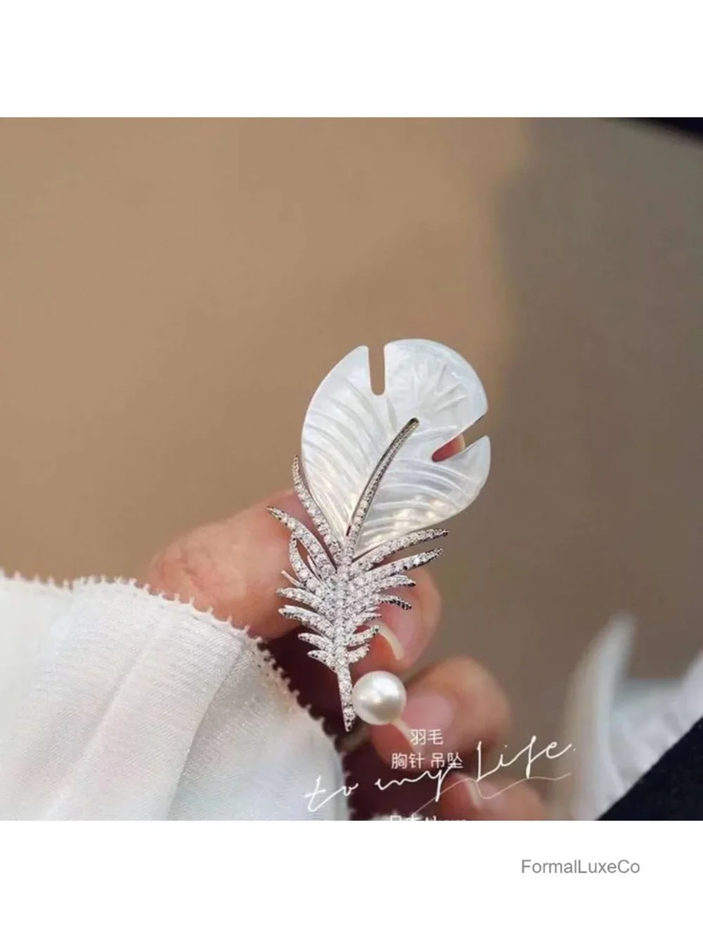 Gold Plated Feather Rhinestone Brooch Pin Elegant Clothing Accessory for Men